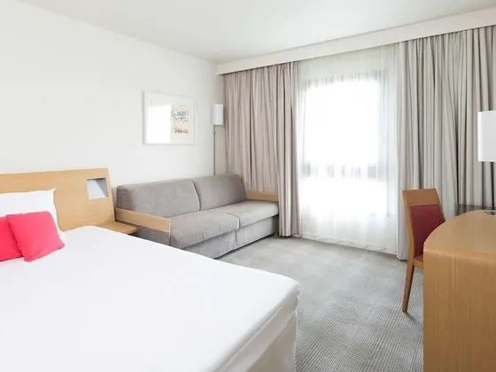 Standard Oda (1 Double Bed and 1 Single Sofa-Bed)