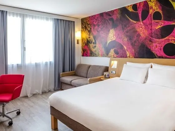 Executive Oda, 1 Büyük (Queen) Boy Yatak ve Çekyat