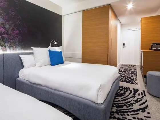 Premier Tek Büyük Yataklı Oda, 2 Çift Kişilik Yatak, Şehir Manzaralı ('N' Room)