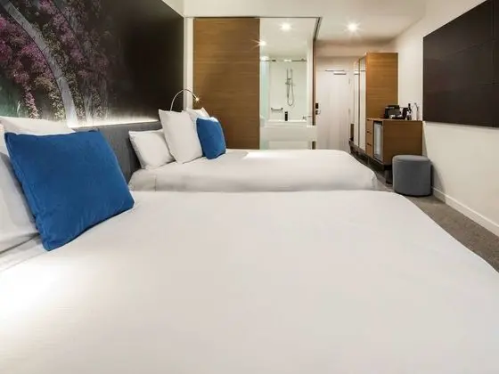 Premier Tek Büyük Yataklı Oda, 2 Çift Kişilik Yatak, Şehir Manzaralı ('N' Room)
