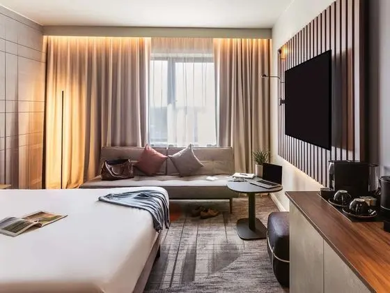 Superior Queen with Single Sofa Bed