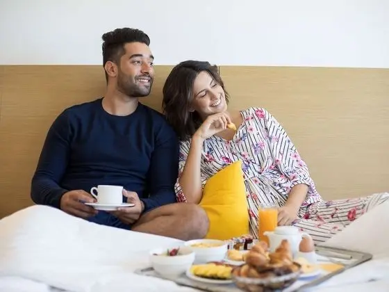 Junior Süit, 1 En Büyük (King) Boy Yatak ve Çekyat