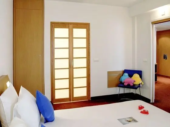 Junior Süit, 1 Çift Kişilik Yatak ve Çekyat
