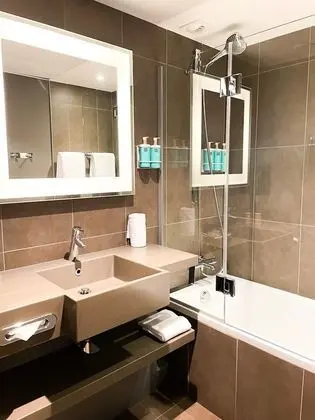 Executive Oda, 1 Büyük (Queen) Boy Yatak ve Çekyat