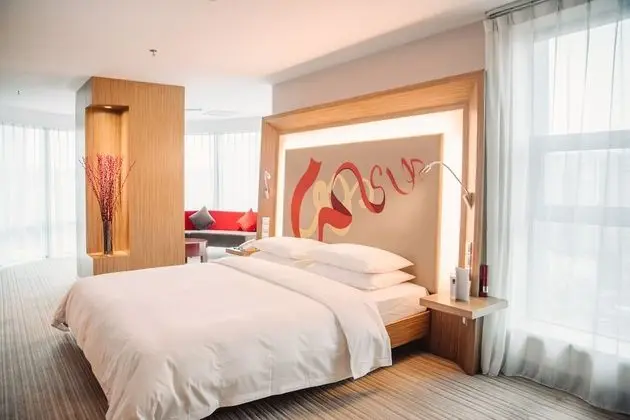 Deluxe Oda, 1 En Büyük (King) Boy Yatak, Şehir Manzaralı