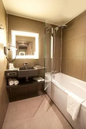 Tek Kişilik, Şehir Manzaralı