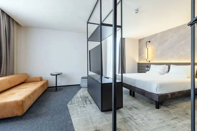 Stüdyo, 1 En Büyük (King) Boy Yatak ve Çekyat (Long Stay)