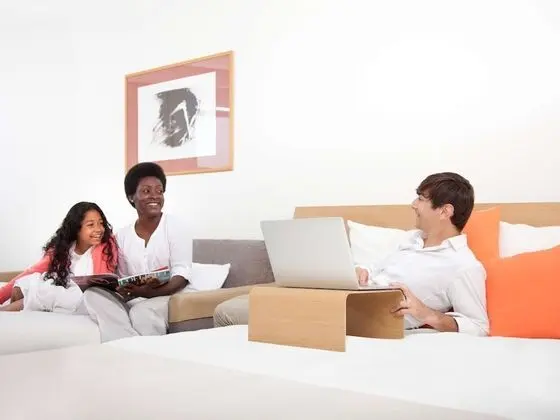 Executive Oda, 1 Büyük (Queen) Boy Yatak ve Çekyat