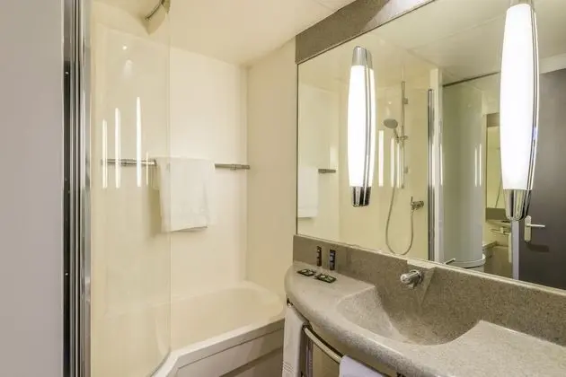 Classic Oda, 1 Büyük (Queen) Boy Yatak ve Çekyat