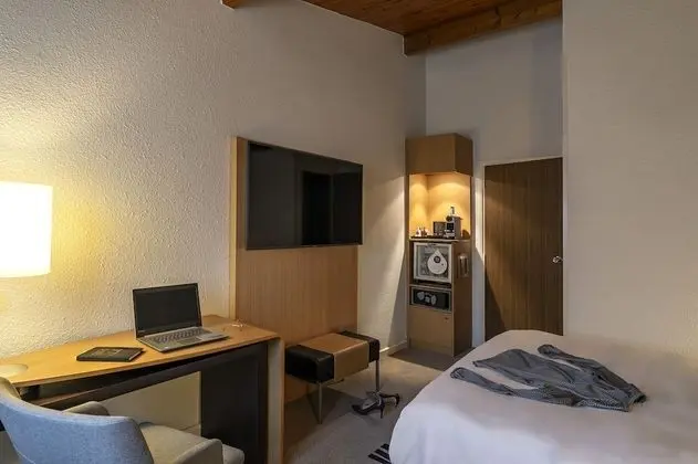 Executive Oda, 1 Büyük (Queen) Boy Yatak ve Çekyat