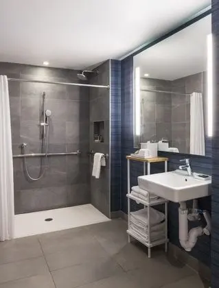 Engellilere uygun banyo