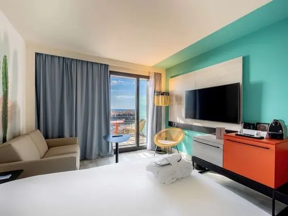 Executive Tek Büyük Yataklı Oda, 1 Çift Kişilik Yatak ve Çekyat, Balkon, Deniz Manzaralı (Riviera)