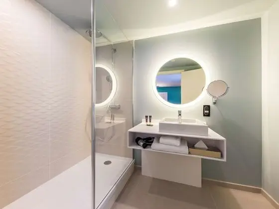 Executive Tek Büyük Yataklı Oda, 1 Çift Kişilik Yatak ve Çekyat, Balkon, Deniz Manzaralı (Riviera)