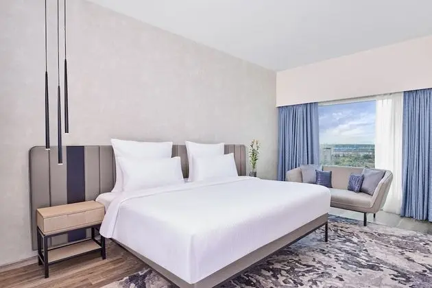 Executive Suite King Bed with Living room Airport View with Cocktail Hours & Short Eats