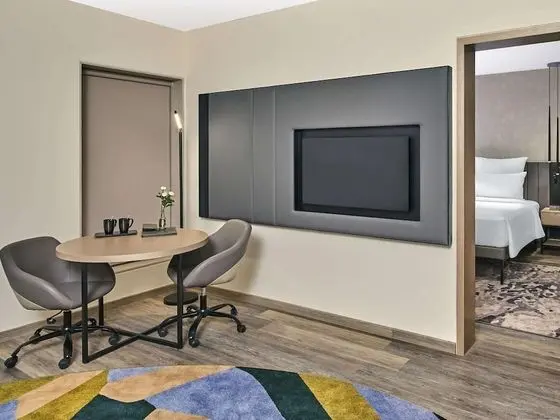 Executive Suite King Bed with Living room Airport View with Cocktail Hours & Short Eats