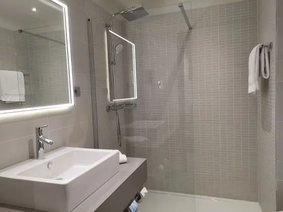 Superior Tek Büyük Yataklı Oda