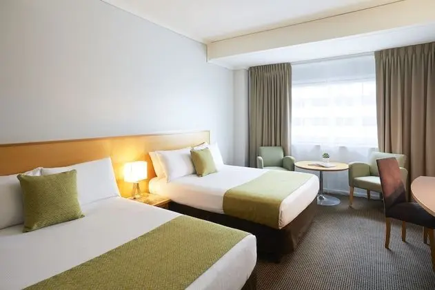 Standard Oda (1 Queen and 1 Double Bed)
