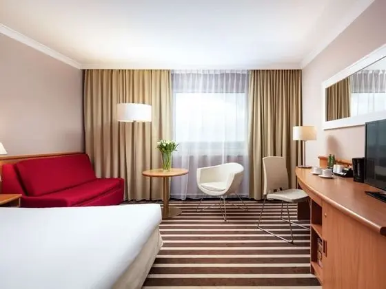 Standard Oda, 1 Büyük (Queen) Boy Yatak ve Çekyat