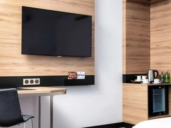 Superior Oda, 1 Büyük (Queen) Boy Yatak (Modern and Trendy)