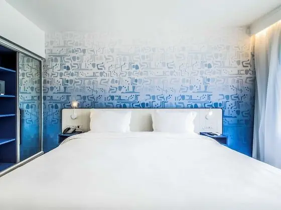 Executive Oda, 1 Büyük (Queen) Boy Yatak, Kısmi Deniz Manzaralı