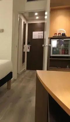 Standard Oda, Birden Çok Yatak, Havuz Manzaralı