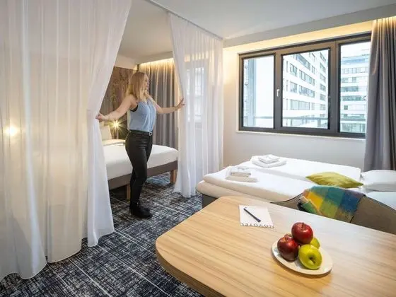 Standard Süit, 1 En Büyük (King) Boy Yatak ve Çekyat (Junior)