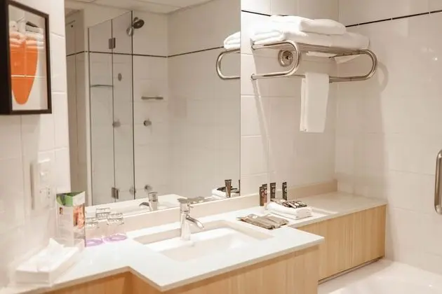 Deluxe Tek Büyük Yataklı Oda, 2 Çift Kişilik Yatak, Manzaralı (Skyline View)