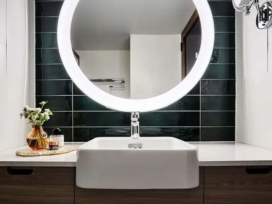 Deluxe Oda, 1 En Büyük (King) Boy Yatak, Şehir Manzaralı