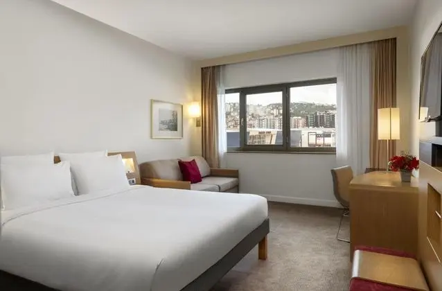 Tek Kişilik, Şehir Manzaralı