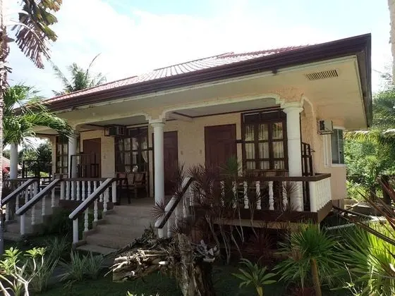 Villa (Tres)