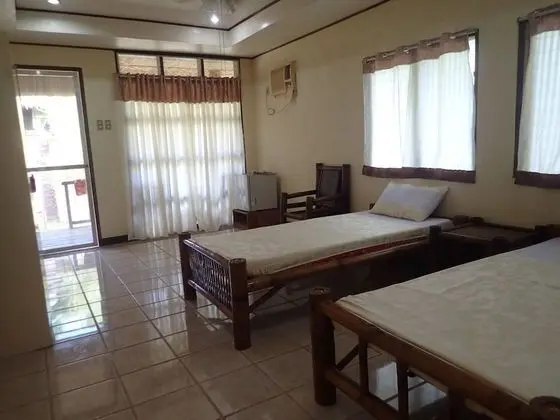 Villa (Tres)