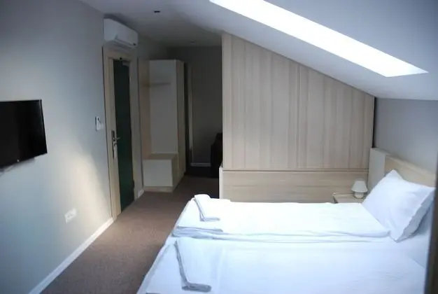 Comfort Tek Büyük veya İki Ayrı Yataklı Oda, Balkon, Nehir Manzaralı