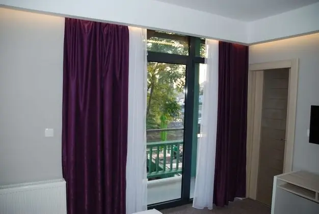 Comfort Tek Büyük veya İki Ayrı Yataklı Oda, Balkon, Nehir Manzaralı