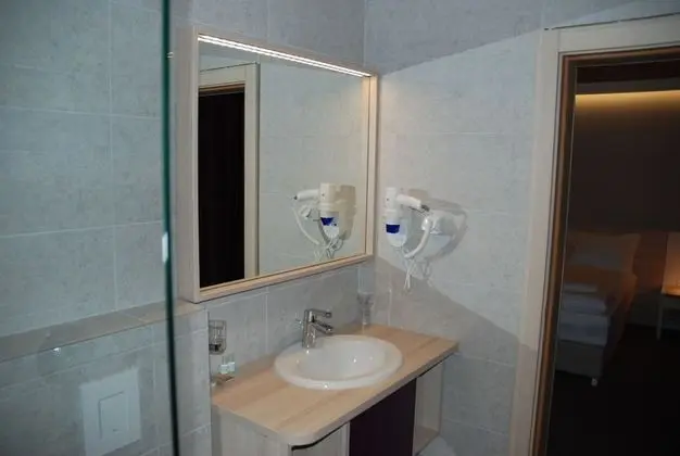 Comfort Tek Büyük veya İki Ayrı Yataklı Oda, Balkon, Nehir Manzaralı