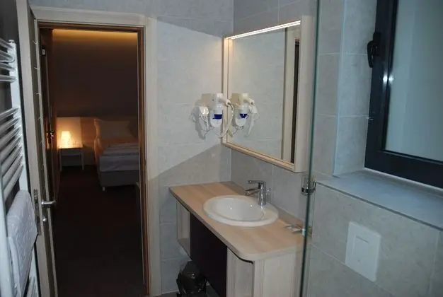 Economy Tek Büyük veya İki Ayrı Yataklı Oda