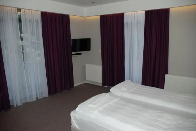 Superior Tek Büyük veya İki Ayrı Yataklı Oda, Balkon, Nehir Manzaralı