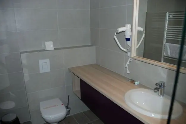 Superior Tek Büyük veya İki Ayrı Yataklı Oda, Balkon, Nehir Manzaralı