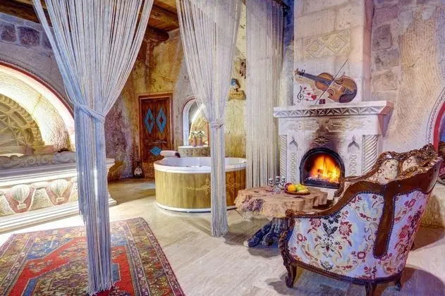 Deluxe Cave, , Şömineli ve Jakuzili