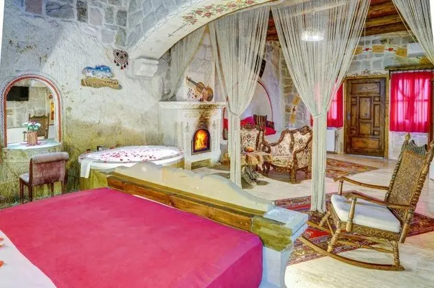 Deluxe Cave, , Şömineli ve Jakuzili