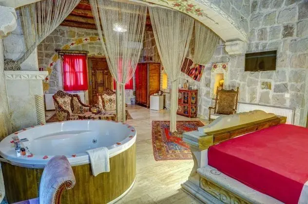 Deluxe Cave, , Şömineli ve Jakuzili