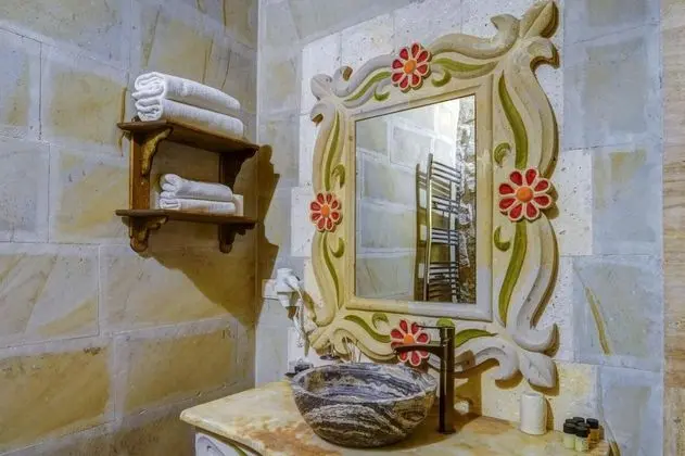 Deluxe Cave, , Şömineli ve Jakuzili