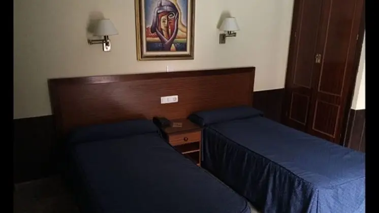 Tek Büyük Yataklı Oda