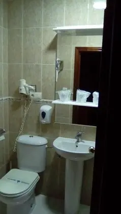 Üç Kişilik Oda