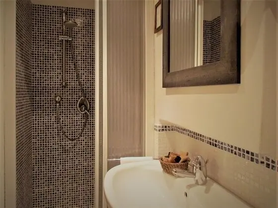 Junior Süit, Tepe Manzaralı