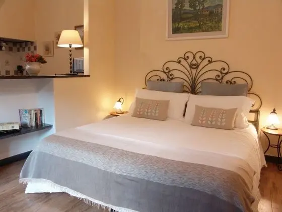 Tek Büyük veya İki Ayrı Yataklı Oda, Bahçe Manzaralı