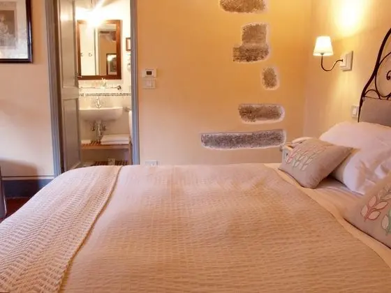 Tek Büyük veya İki Ayrı Yataklı Oda, Tepe Manzaralı