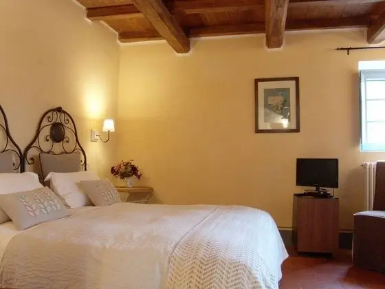 Tek Büyük veya İki Ayrı Yataklı Oda, Tepe Manzaralı