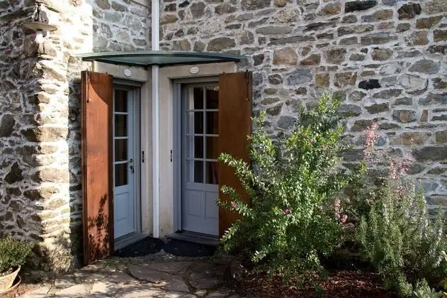 Tek Büyük veya İki Ayrı Yataklı Oda, Tepe Manzaralı