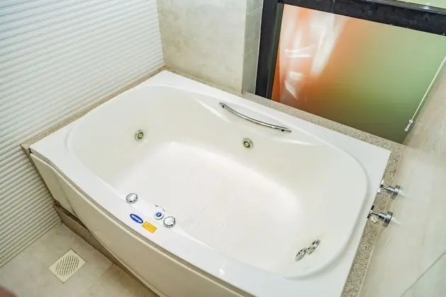 Deluxe Süit (Com banheira)