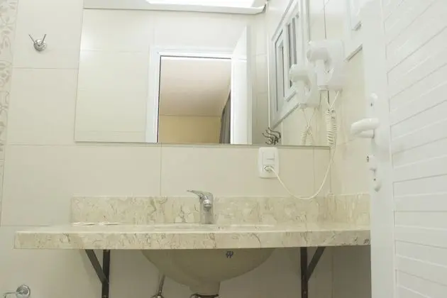 18-19-20 Luxury Triple Suite